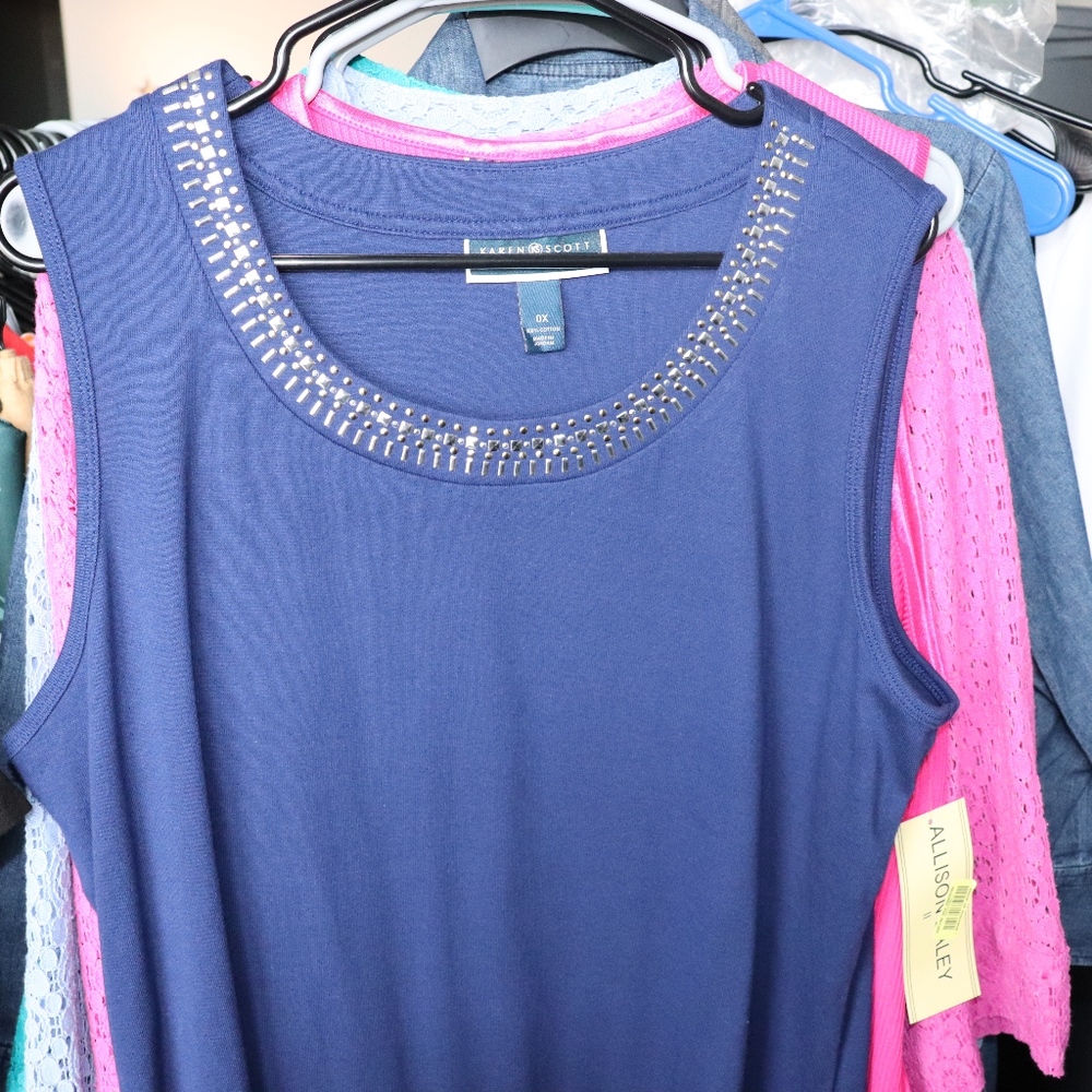 Jewel Neck Sleeveless Shirt